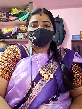 Snapshot of lathikaqueentamil chatting on 5, 11, 2025 lathikaqueentamil online show from 5, 11, 2025