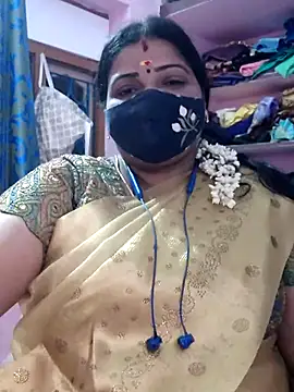 Snapshot of lathikaqueentamil chatting on 6, 11, 2025 lathikaqueentamil online show from 6, 11, 2025