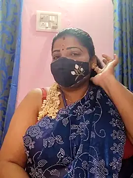 Snapshot of lathikaqueentamil chatting on 7, 11, 2025 lathikaqueentamil online show from 7, 11, 2025