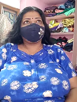 Snapshot of lathikaqueentamil chatting on 8, 11, 2025 lathikaqueentamil online show from 8, 11, 2025