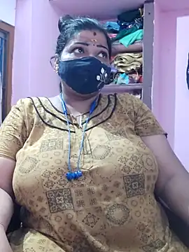 Snapshot of lathikaqueentamil chatting on 10, 11, 2025 lathikaqueentamil online show from 10, 11, 2025