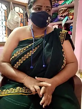 Snapshot of lathikaqueentamil chatting on 14, 11, 2025 lathikaqueentamil online show from 14, 11, 2025