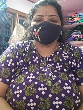 Snapshot of lathikaqueentamil chatting on 19, 11, 2025 lathikaqueentamil online show from 19, 11, 2025