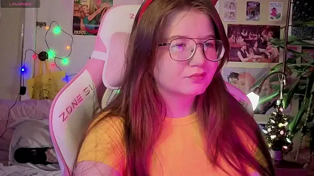 Sienna-Cow online show from 22, 12, 2025