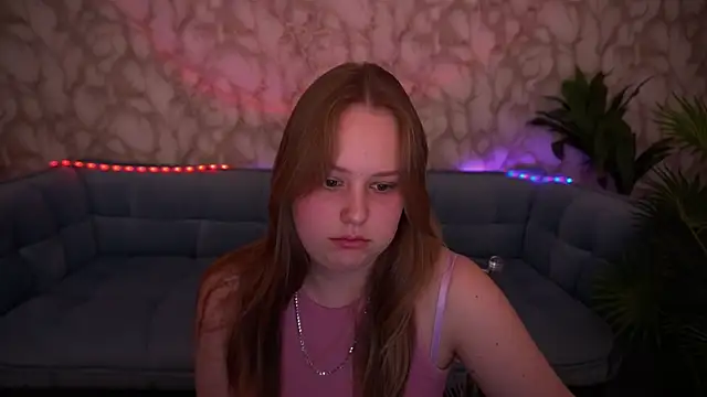 Snapshot of CrystallPaws chatting on 13, 10, 2025 CrystallPaws online show from 13, 10, 2025