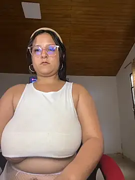 Snapshot of Alina0 chatting on 19, 10, 2025 Alina0 online show from 19, 10, 2025