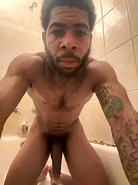 Snapshot of 1mistaGoodWood chatting on 25, 11, 2025 1mistaGoodWood online show from 25, 11, 2025