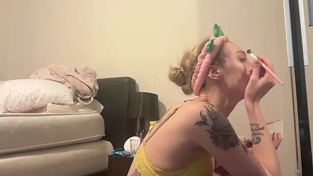 harleyblair online show from 12, 9, 2025