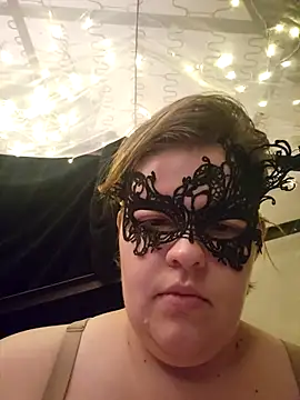 Snapshot of VeiledMuse chatting on 2, 10, 2025 VeiledMuse online show from 2, 10, 2025