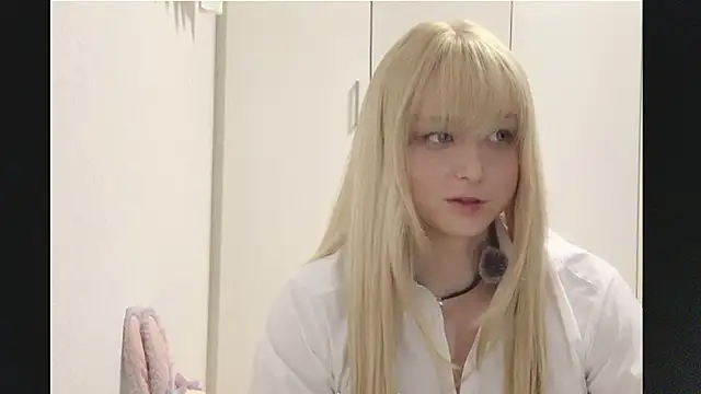 Snapshot of Mia032 chatting on 25, 10, 2025 Mia032 online show from 25, 10, 2025