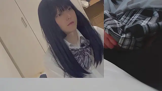 Snapshot of Mia032 chatting on 14, 11, 2025 Mia032 online show from 14, 11, 2025