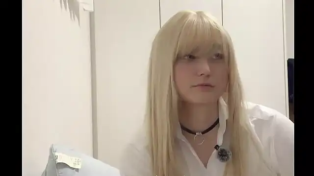 Snapshot of Mia032 chatting on 18, 12, 2025 Mia032 online show from 18, 12, 2025