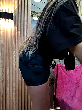  ManuVeelez online show from 15, 10, 2025