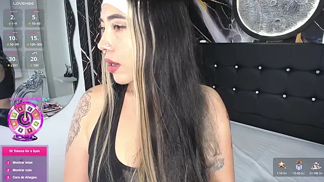 Snapshot of _ManuVeelez chatting on 8, 1, 2026 ManuVeelez online show from 8, 1, 2026