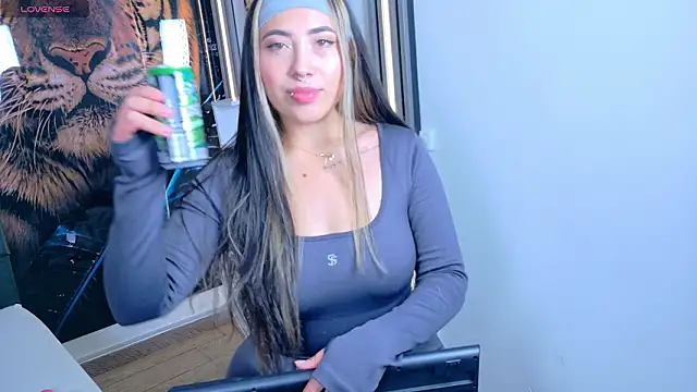 Snapshot of _ManuVeelez chatting on 17, 1, 2026 ManuVeelez online show from 17, 1, 2026