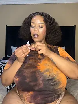 THICKBUNNYCHICKxxx online show from 23, 4, 2026