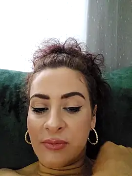 Snapshot of ShineBright88 chatting on 14, 11, 2025 ShineBright88 online show from 14, 11, 2025