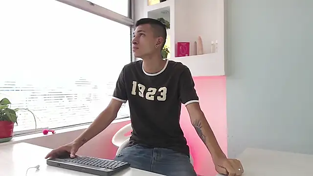 AmelieAndAce online show from 19, 9, 2025