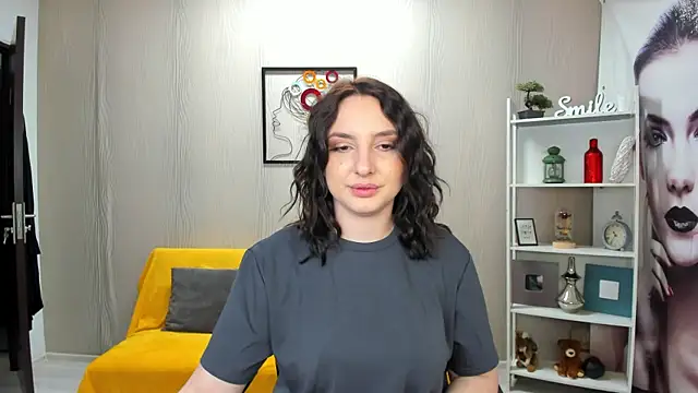 Snapshot of JaquelinLaurent chatting on 13, 10, 2025 JaquelinLaurent online show from 13, 10, 2025