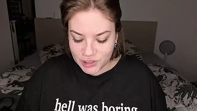 MaeNoir online show from 30, 11, 2025