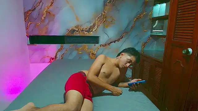 Snapshot of melinaandmateo chatting on 11, 10, 2025 melinaandmateo online show from 11, 10, 2025