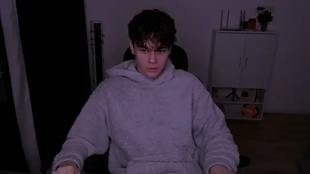 Tom-Eros online show from 17, 4, 2026