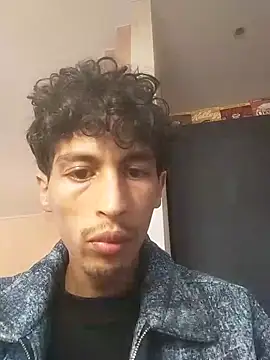 Snapshot of lusiboy96 chatting on 14, 10, 2025 lusiboy96 online show from 14, 10, 2025