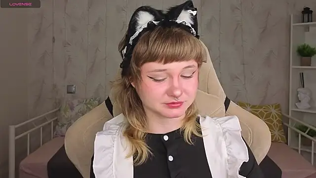 Tori Cutie online show from 4, 6, 2026