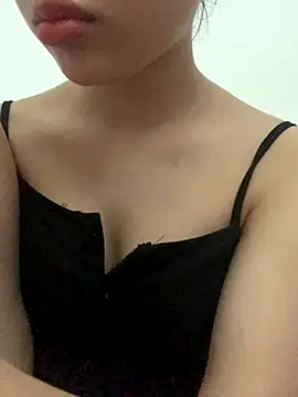 Snapshot of Nguyenha11 chatting on 28, 9, 2025 Nguyenha11 online show from 28, 9, 2025