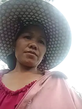 Snapshot of TinTin321 chatting on 12, 9, 2025 TinTin321 online show from 12, 9, 2025