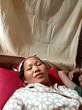 Snapshot of TinTin321 chatting on 13, 10, 2025 TinTin321 online show from 13, 10, 2025