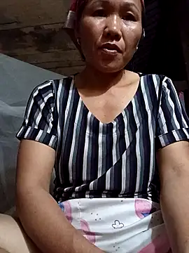 Snapshot of TinTin321 chatting on 21, 10, 2025 TinTin321 online show from 21, 10, 2025