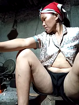 Snapshot of TinTin321 chatting on 8, 11, 2025 TinTin321 online show from 8, 11, 2025