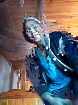 Snapshot of TinTin321 chatting on 17, 11, 2025 TinTin321 online show from 17, 11, 2025