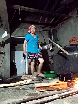 Snapshot of TinTin321 chatting on 24, 11, 2025 TinTin321 online show from 24, 11, 2025