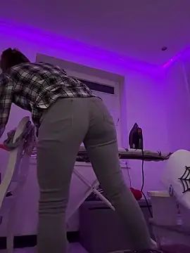 IsabellaEtha online show from 10, 10, 2025