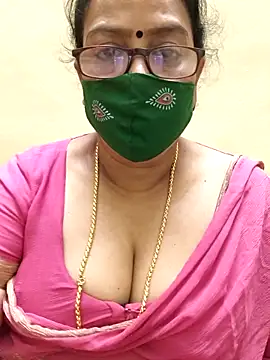 Snapshot of heera-rani chatting on 18, 10, 2025 heera-rani online show from 18, 10, 2025