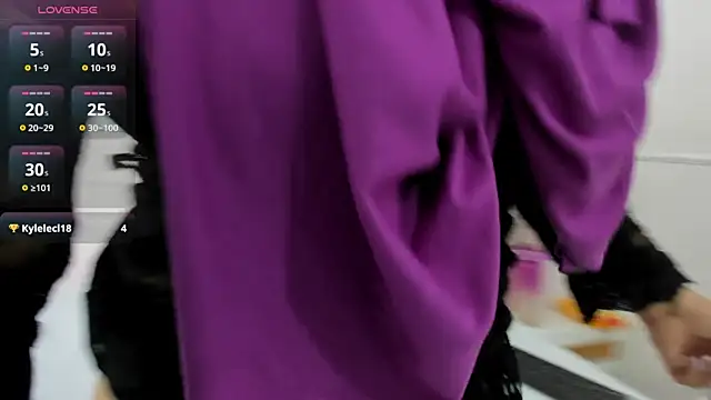 Snapshot of azaharaaa_ chatting on 9, 9, 2025 azaharaaa online show from 9, 9, 2025