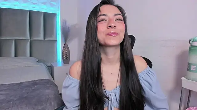 Snapshot of canelleGarces chatting on 12, 9, 2025 canelleGarces online show from 12, 9, 2025