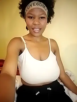 Snapshot of Seductive_Yellow_Titties chatting on 16, 11, 2025 Seductive Yellow Titties online show from 16, 11, 2025