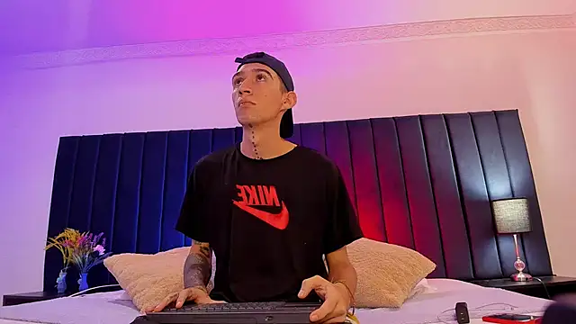 dominik thompson777 online show from 7, 10, 2025