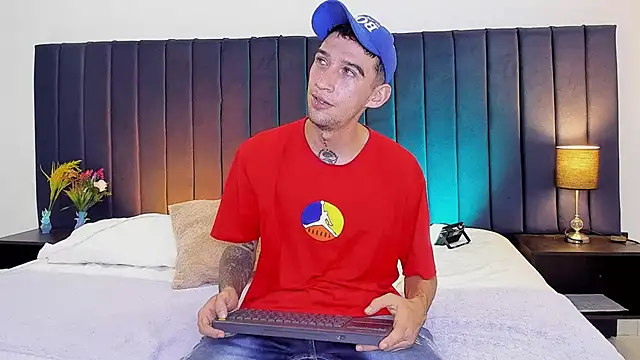 Snapshot of dominik_thompson777 chatting on 24, 10, 2025 dominik thompson777 online show from 24, 10, 2025