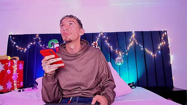 Snapshot of dominik_thompson777 chatting on 24, 11, 2025 dominik thompson777 online show from 24, 11, 2025