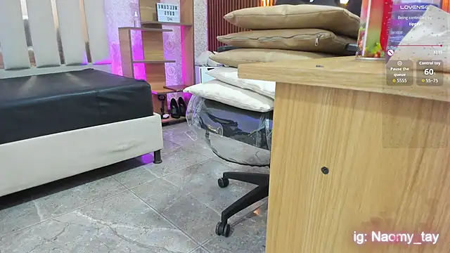 Snapshot of BLUE_TAY1 chatting on 7, 10, 2025 BLUE TAY1 online show from 7, 10, 2025