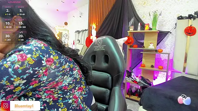 Snapshot of BLUE_TAY1 chatting on 23, 10, 2025 BLUE TAY1 online show from 23, 10, 2025