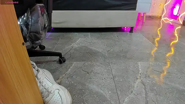 Snapshot of BLUE_TAY1 chatting on 25, 10, 2025 BLUE TAY1 online show from 25, 10, 2025