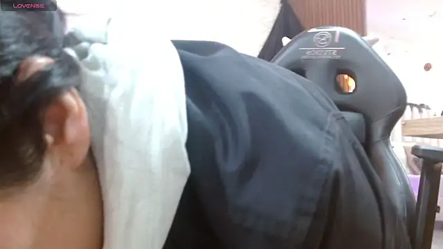 Snapshot of BLUE_TAY1 chatting on 2, 11, 2025 BLUE TAY1 online show from 2, 11, 2025