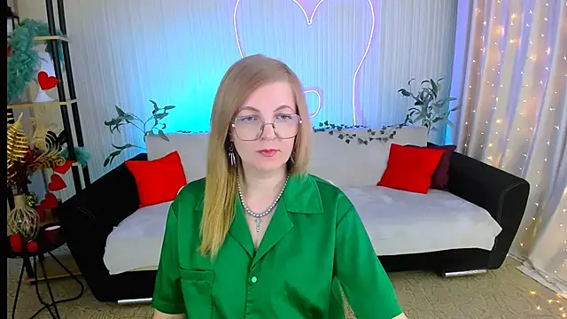 Snapshot of YourUniverser chatting on 16, 6, 2026 YourUniverser online show from 16, 6, 2026