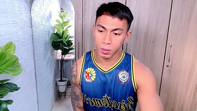 Snapshot of PinooyMilker chatting on 10, 10, 2025 PinooyMilker online show from 10, 10, 2025