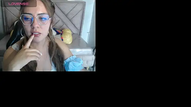 Luna Star v online show from 12, 11, 2025